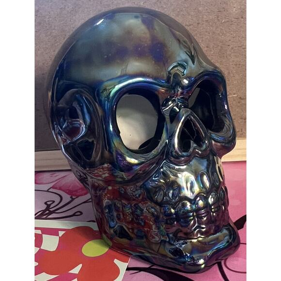 -HALLOWEEN SKULL decor Dark Iridescent Reflective Skull Figurine - Picture 5 of 14